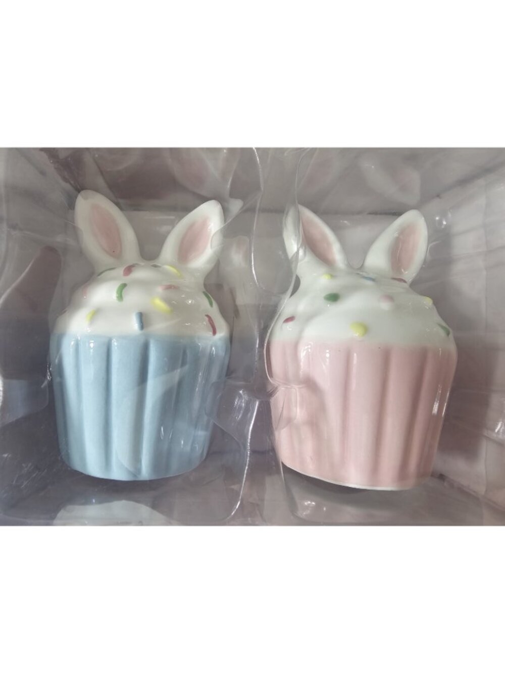 “Welcome Spring” CUPCAKE RABBIT Salt and Pepper pink & Blue Shaker Set NIB - Picture 4 of 6